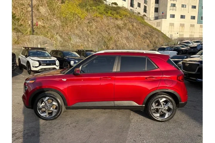$20100 : Hyundai VENUE 2024 SEL 4dr C image 3