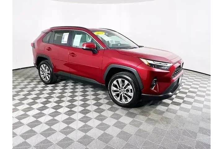 $31500 : Toyota RAV4 2023 XLE Premium image 1