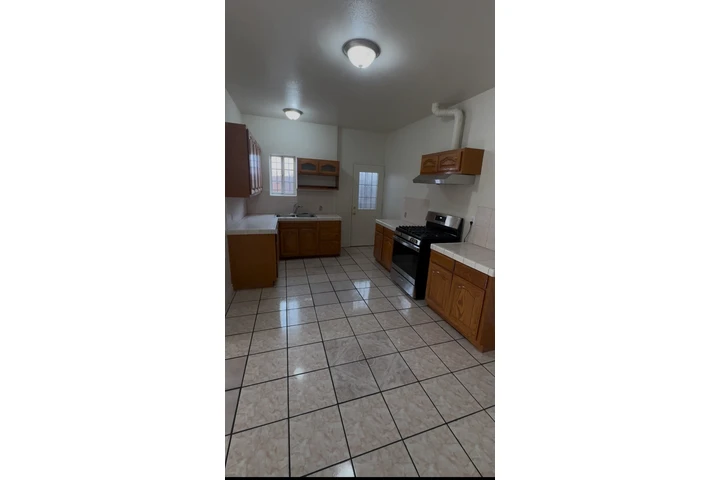 $2700 : Casa de renta image 4