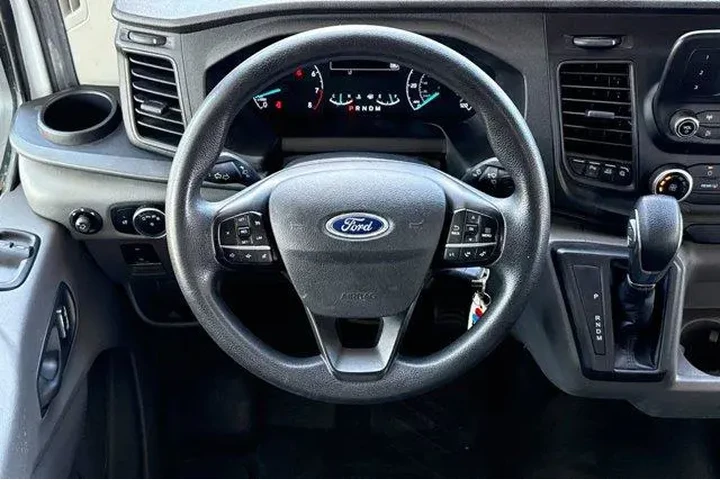 $34350 : Ford Transit 2024 250 3dr LW image 9