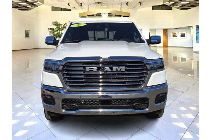 $39995 : Ram 1500 2025 4x4 Laramie 4d image 2
