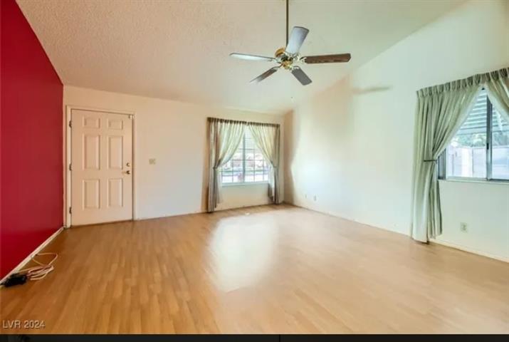 $2000 : 3 spacious bedrooms image 5