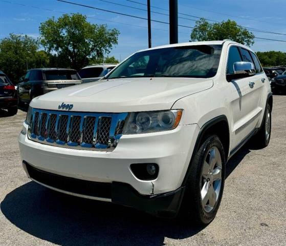 $7900 : 2011 Grand Cherokee Overland image 2