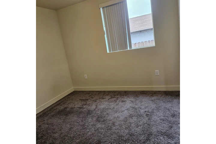 $900 : SE RENTA CUARTO image 1