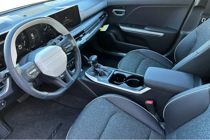 $26385 : New 2025 K4 GT-Line image 9