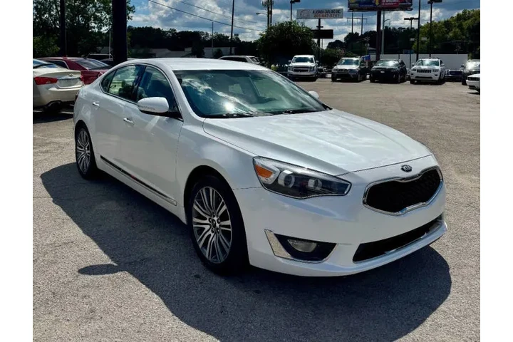 $7900 : 2016 Cadenza image 1