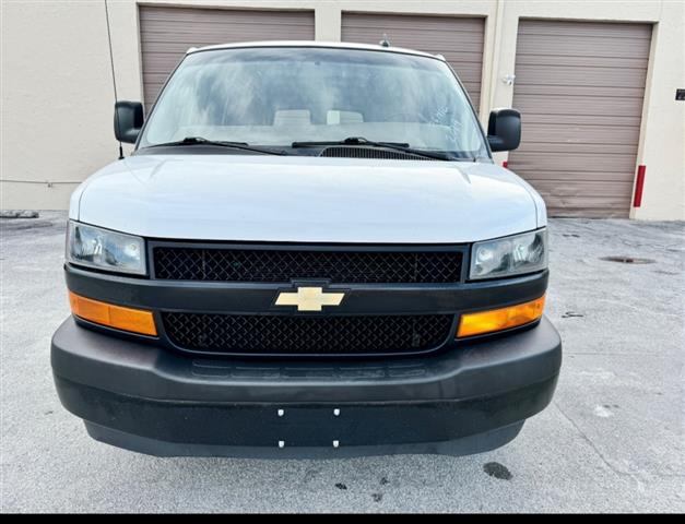 $16900 : 2019 Chevrolet Expréss image 6