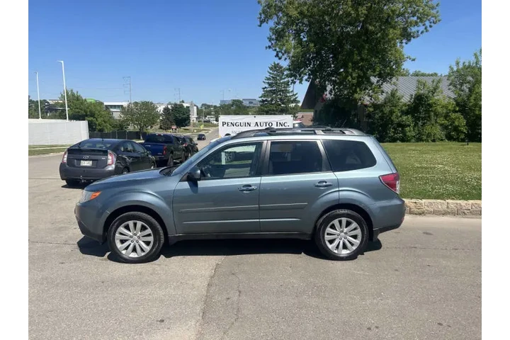 $8990 : 2013 Forester 2.5X Premium image 3