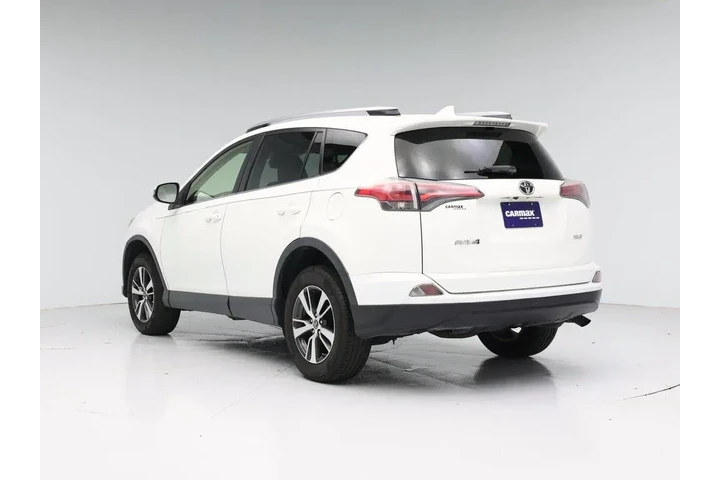 $17998 : Toyota RAV4 2018 XLE 4dr SUV image 2