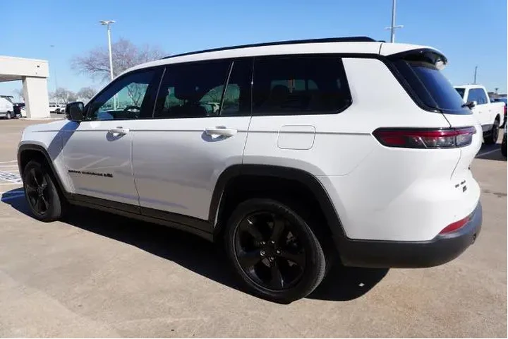 $28488 : Jeep Grand Cherokee L 2023 4 image 4