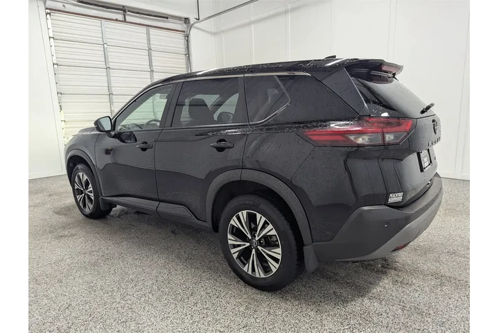 $20797 : Nissan Rogue 2023 SV 4dr Cro image 4