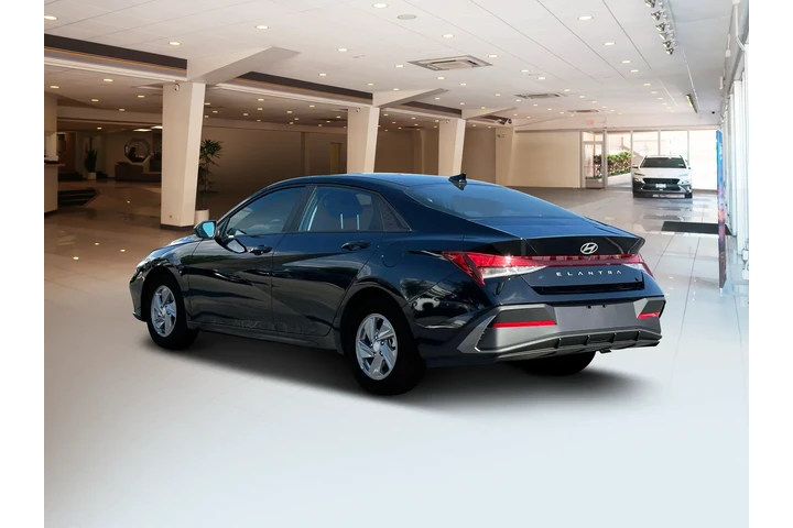 $23995 : Hyundai ELANTRA 2024 SE 4dr image 4