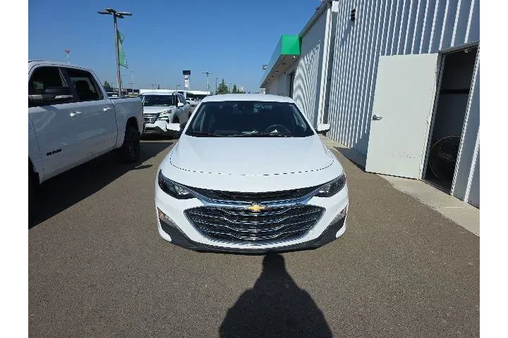 $19775 : Chevrolet Malibu 2024 LT 4dr image 2