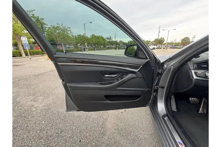 $18496 : 2014 BMW 5 Series 535d xDrive image 10