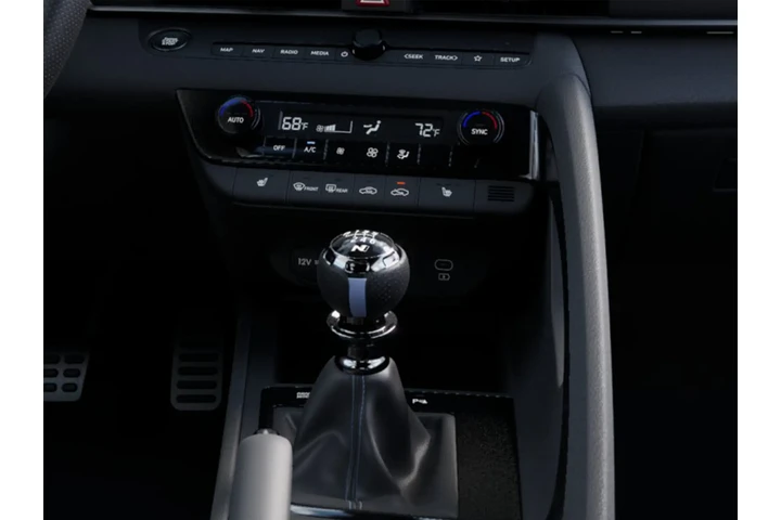 $29900 : Hyundai ELANTRA N 2025 4dr S image 10