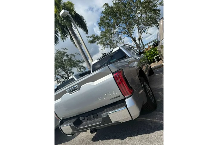 $70000 : 🚘 Tundra 2025 * image 7