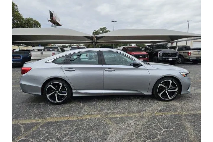 $28900 : Honda Accord 2022 Sport Spec image 2