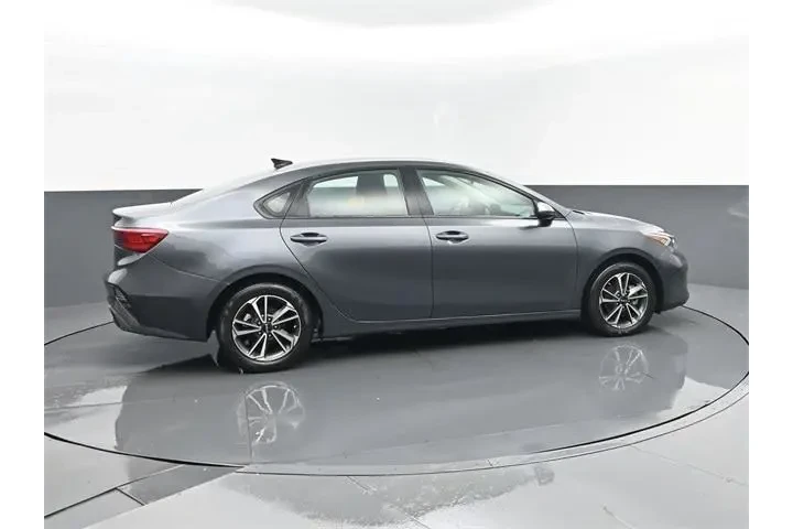$17594 : Kia Forte 2024 LXS 4dr Sedan image 4