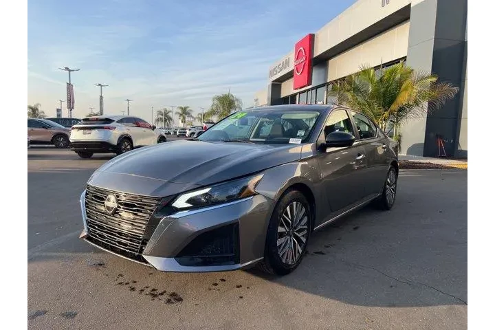 $17981 : Nissan Altima 2024 2.5 SV 4d image 3