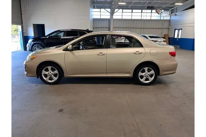 $11542 : Toyota Corolla 2011 image 6