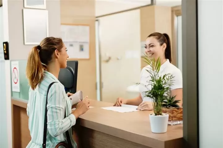 Recepcionista en Clinica image 1