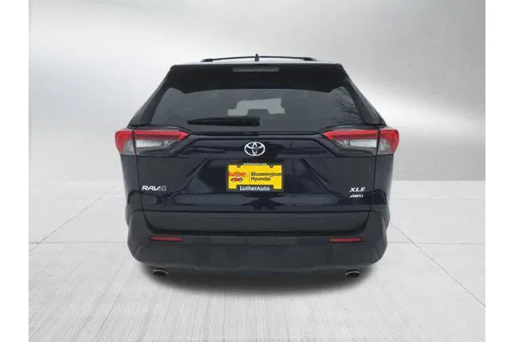 $30000 : Toyota RAV4 2021 AWD XLE Pre image 4