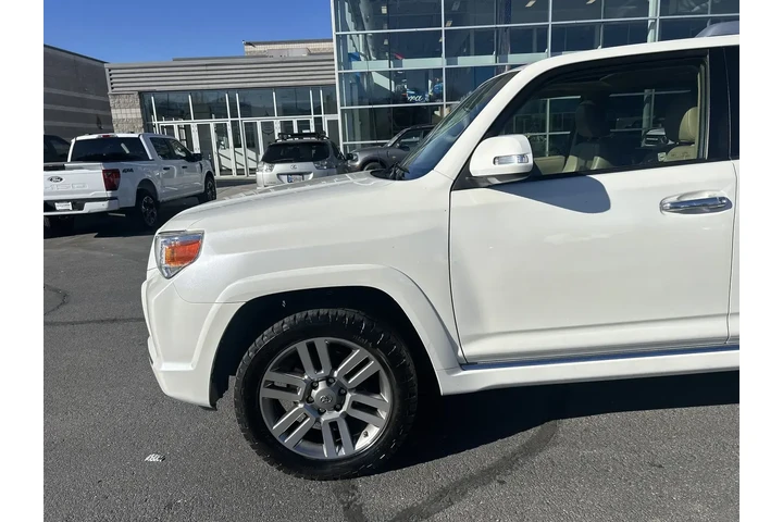$17172 : Toyota 4Runner 2013 AWD Limi image 9