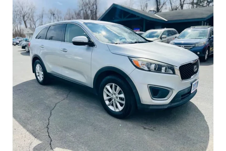 $11995 : 2016 Sorento L image 6