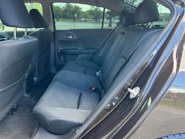 $9900 : 2016 Accord LX image 10