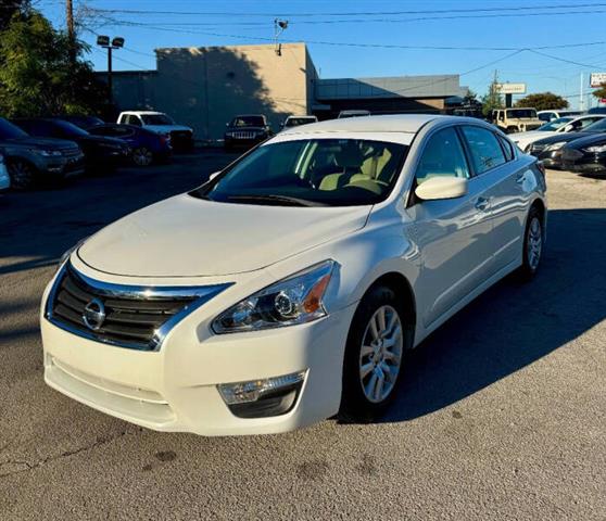 $7900 : 2015 Altima 2.5 SV image 1