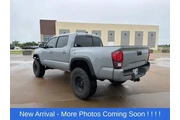 $24991 : Toyota Tacoma 2018 4x4 TRD P thumbnail