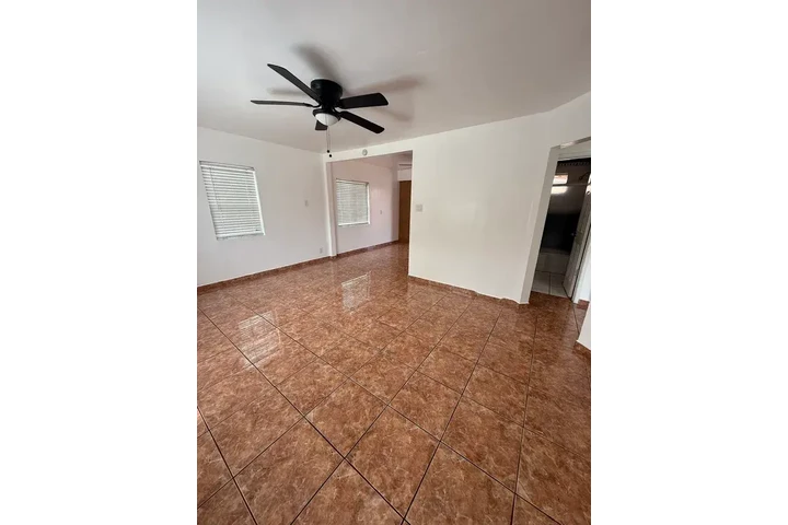 $1290 : Bell Gardens - 2 & 1 Bath image 3
