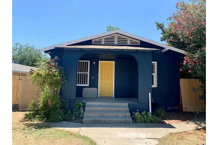 $900 : casa de 2 baños image 1