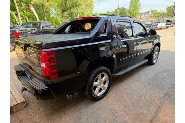 $12999 : 2013 Avalanche LT Black Diamo image 5