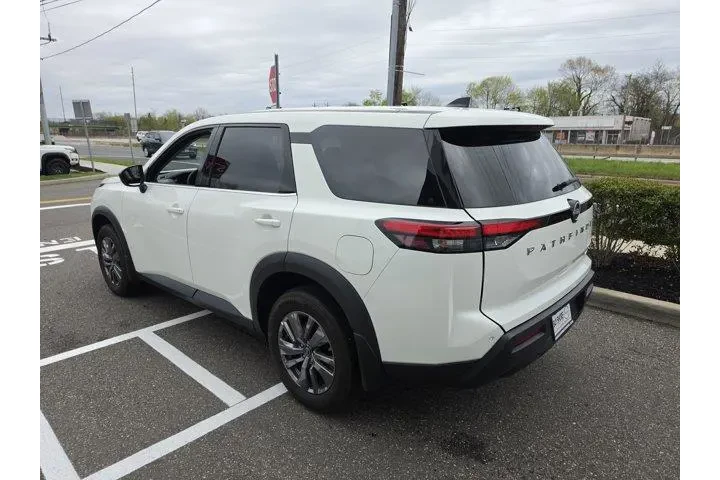 $28507 : Nissan Pathfinder 2024 AWD S image 8
