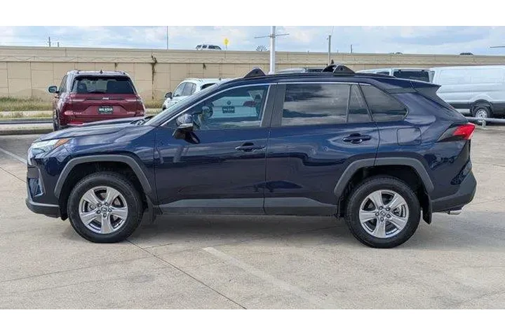 $25995 : Toyota RAV4 2023 XLE 4dr SUV image 6