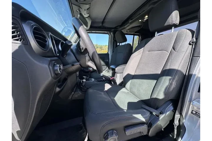 $28667 : Jeep Gladiator 2021 4x4 Spor image 9