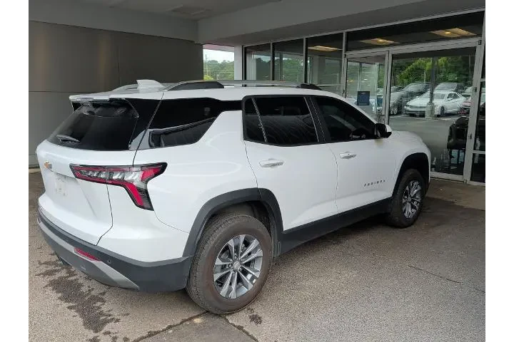 $26826 : Chevrolet Equinox 2025 4x4 L image 1