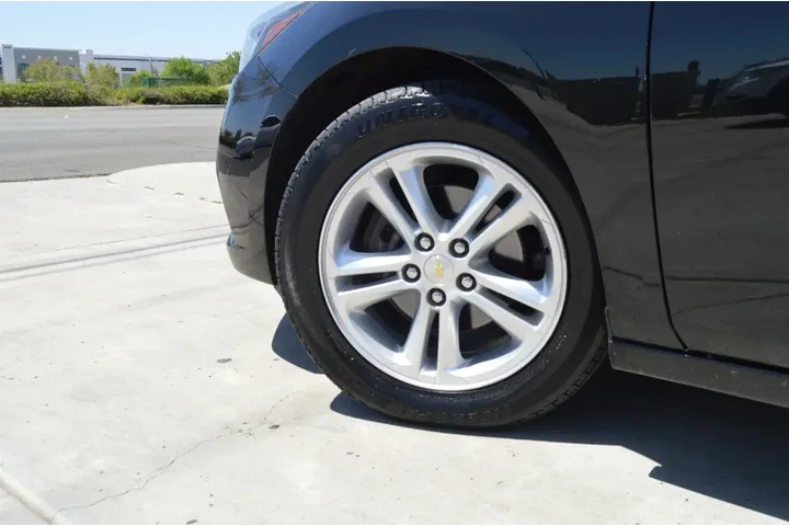 $9995 : Used 2018 Cruze 4dr HB 1.4L L image 9