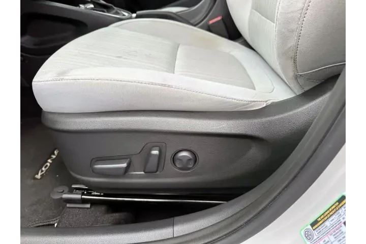 $18888 : Hyundai KONA 2023 AWD SEL 4d image 10