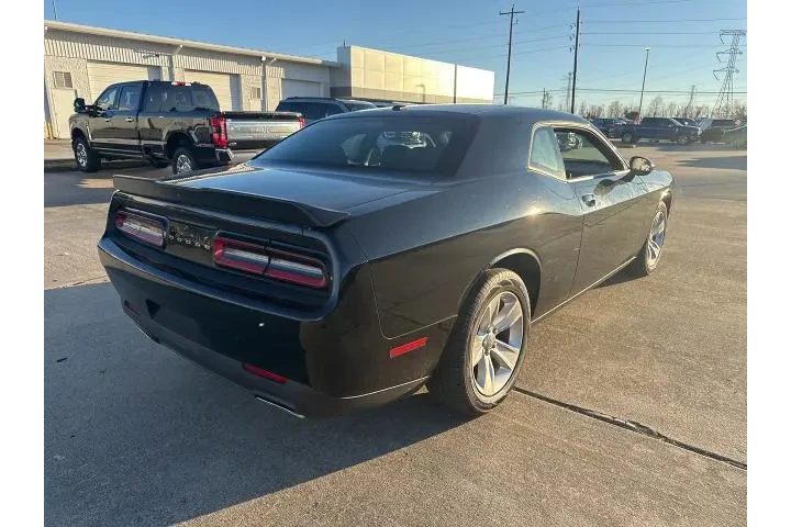 $23481 : Dodge Challenger 2023 SXT 2d image 8