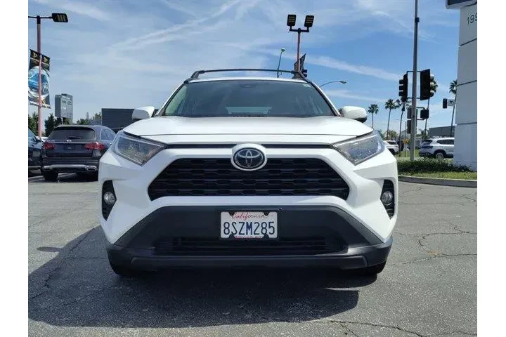 $20888 : Toyota RAV4 2021 XLE 4dr SUV image 1