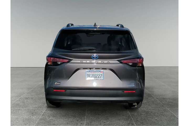 $36882 : Toyota Sienna 2022 LE 8-Pass image 4
