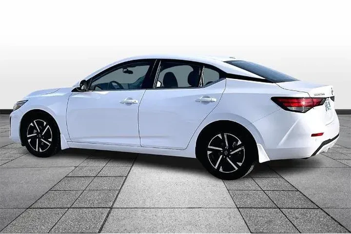 $19734 : Nissan Sentra 2024 SV 4dr Se image 8