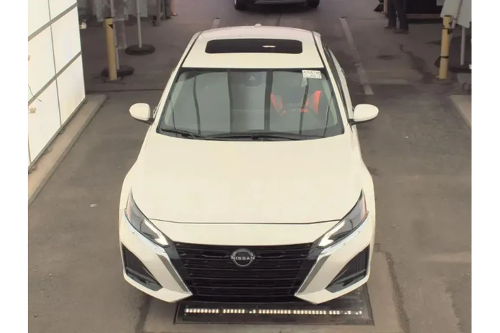 $20499 : Nissan Altima 2023 2.5 SV 4d image 3