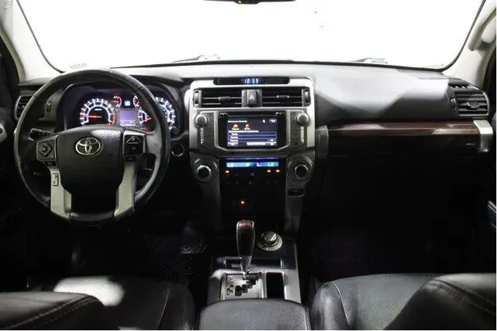 $29998 : Toyota 4Runner 2018 AWD Limi image 2