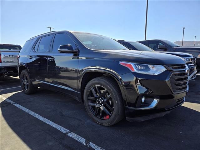 $25491 : Pre-Owned 2020 Traverse Premi image 1