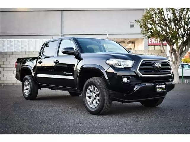 $32995 : 2018 Toyota Tacoma Double Cab image 2