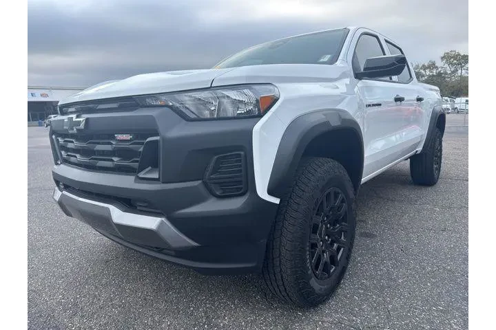 $39991 : Chevrolet Colorado 2026 4x4 image 3