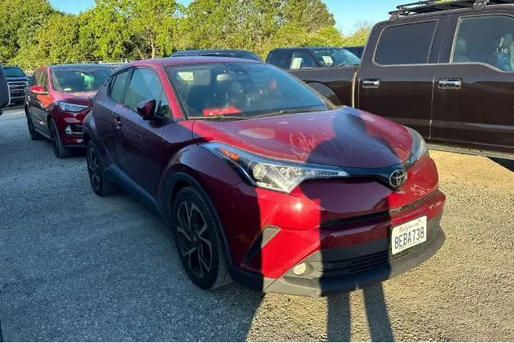 $16241 : Toyota C-HR 2018 XLE 4dr Cro image 2